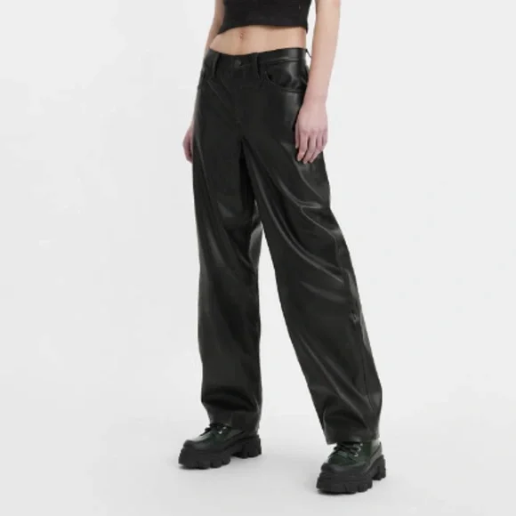 Levi’s FAUX LEATHER BAGGY DAD WOMEN'S PANTS - Picture 2 of 15